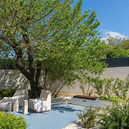 New! Island Pearl: A Stunning Oasis Of Luxury And Serenity On Brac Island * Nerežišća